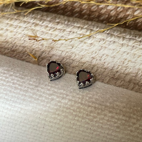 “Garnet Hearts” 925 Sterling Silver Natural Garnet Faceted Heart Stud Earrings - Picture 15 of 17